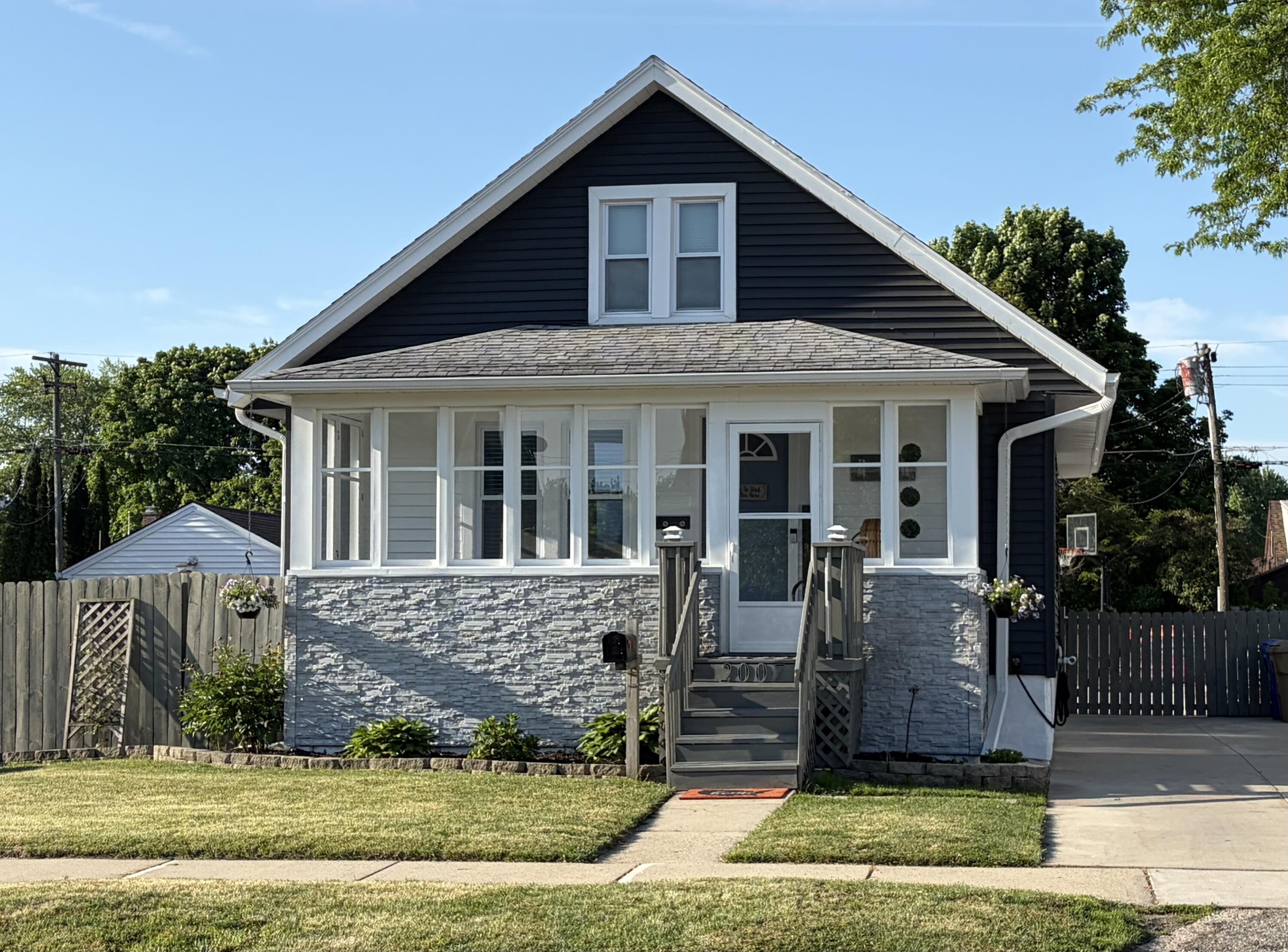 2007 27th Street Kenosha, WI 53140 - Photo 2 of 31 2) 72267-6a1b7cc936f1e