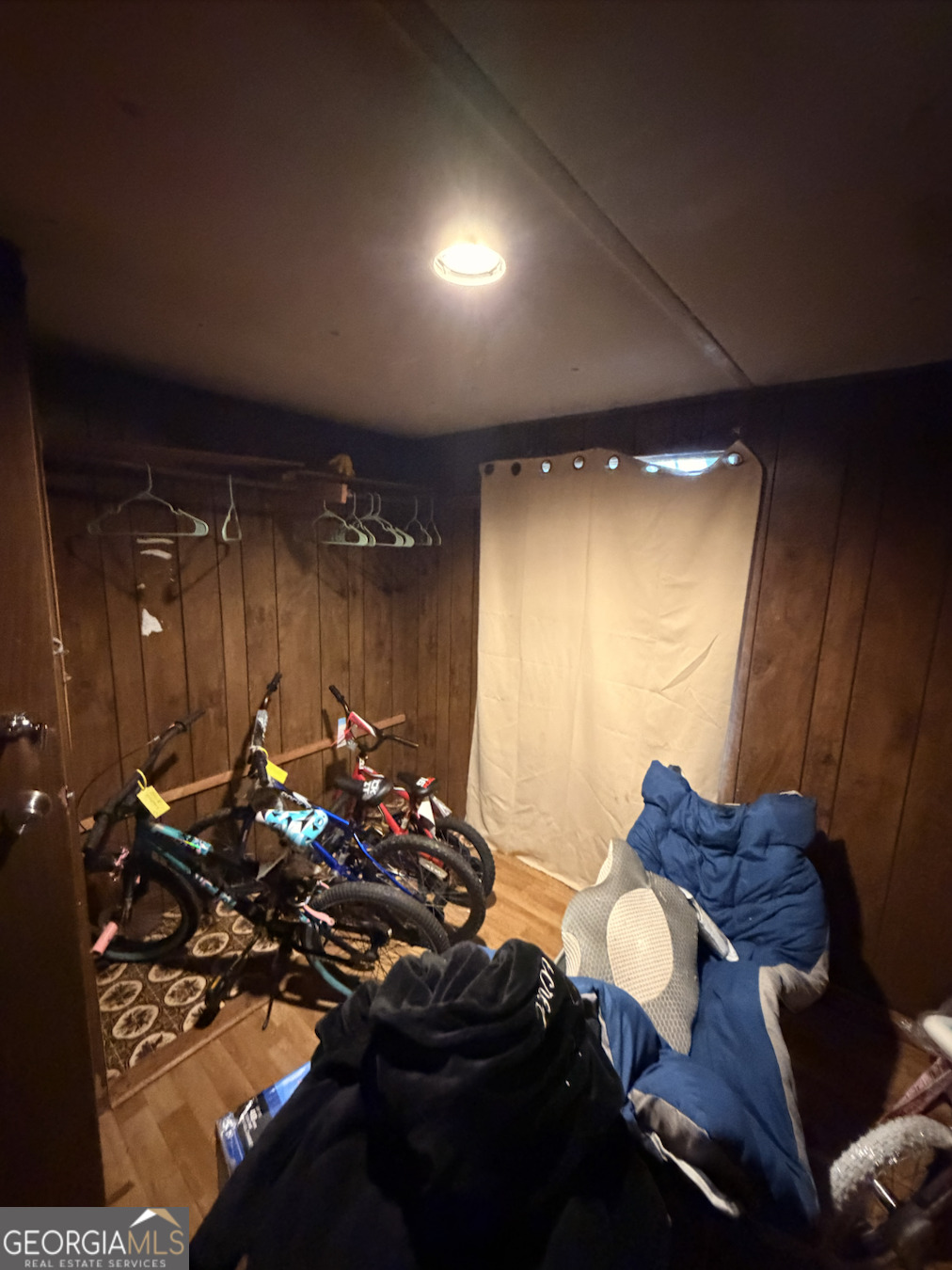 258 Persimmon Street Toccoa, GA 30577 - Photo 11 of 25 a room with furniture