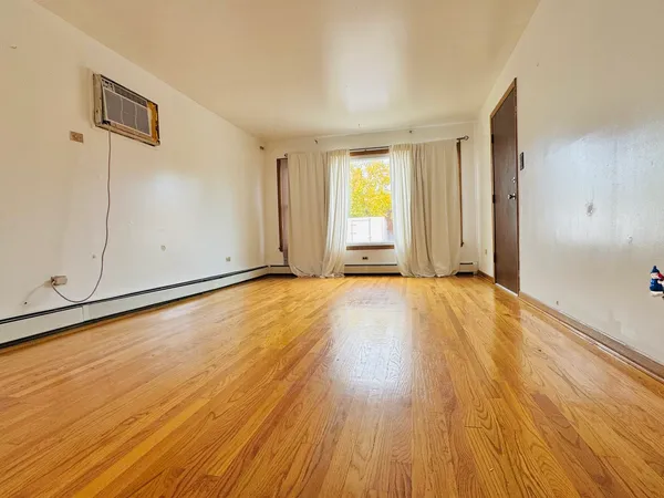 $1,700 | 4211 West 63rd Street, Unit 1, Chicago, IL 60629