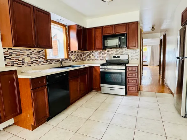 $1,700 | 4211 West 63rd Street, Unit 1, Chicago, IL 60629