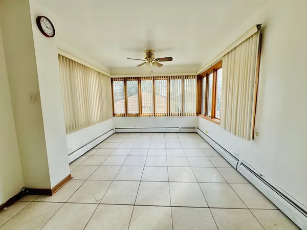 $1,700 | 4211 West 63rd Street, Unit 1, Chicago, IL 60629