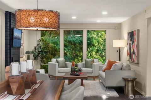 $2,200,000 | 6920 94th Avenue Southeast, Mercer Island, WA 98040