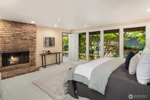 $2,200,000 | 6920 94th Avenue Southeast, Mercer Island, WA 98040