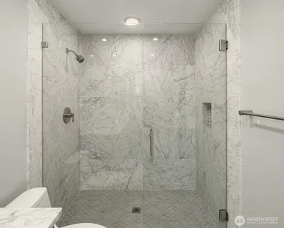 $2,200,000 | 6920 94th Avenue Southeast, Mercer Island, WA 98040