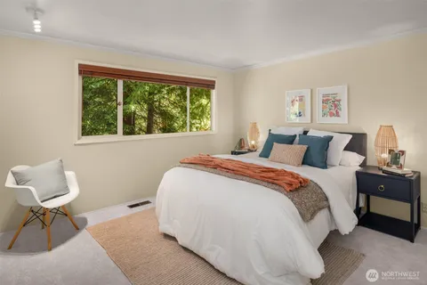 $2,200,000 | 6920 94th Avenue Southeast, Mercer Island, WA 98040