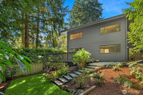 $2,200,000 | 6920 94th Avenue Southeast, Mercer Island, WA 98040