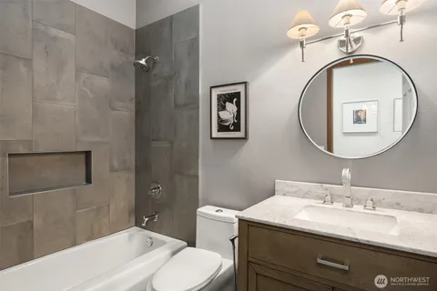 $2,200,000 | 6920 94th Avenue Southeast, Mercer Island, WA 98040