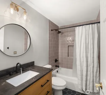 $2,200,000 | 6920 94th Avenue Southeast, Mercer Island, WA 98040