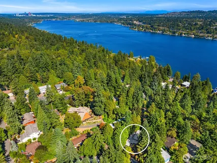 $2,200,000 | 6920 94th Avenue Southeast, Mercer Island, WA 98040