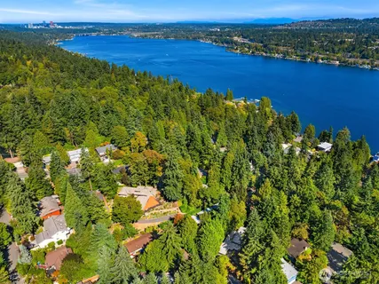 $2,200,000 | 6920 94th Avenue Southeast, Mercer Island, WA 98040