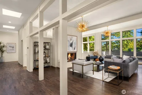 $2,200,000 | 6920 94th Avenue Southeast, Mercer Island, WA 98040