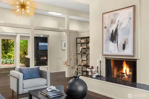 $2,200,000 | 6920 94th Avenue Southeast, Mercer Island, WA 98040