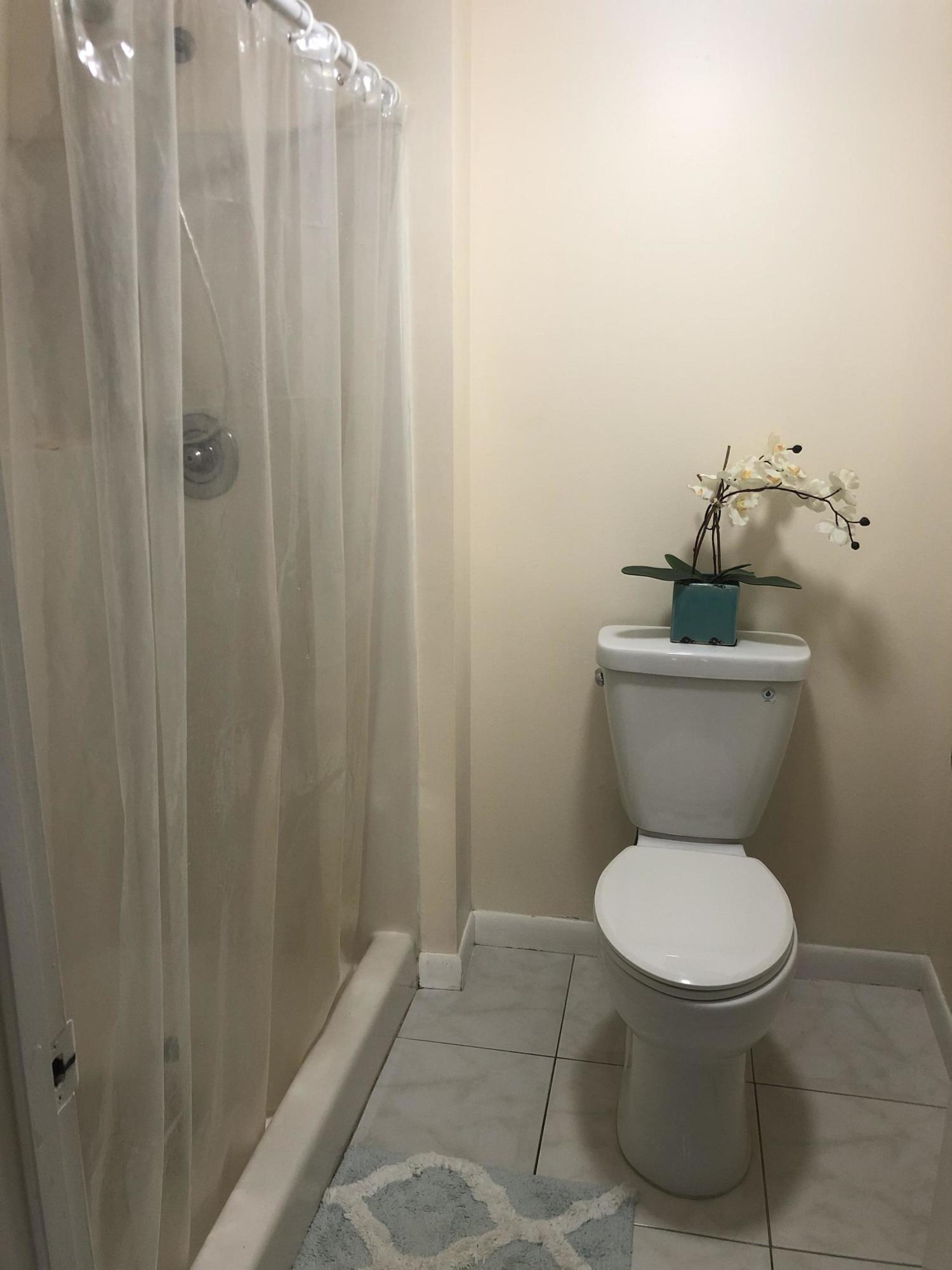21950 Soundview Terrace, Unit 204 Boca Raton, FL 33433 - Photo 8 of 17 IMG_7106