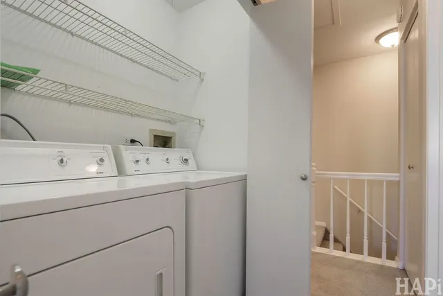 $2,100 | 642 Whalom Lane, Unit 12A, Schaumburg, IL 60173