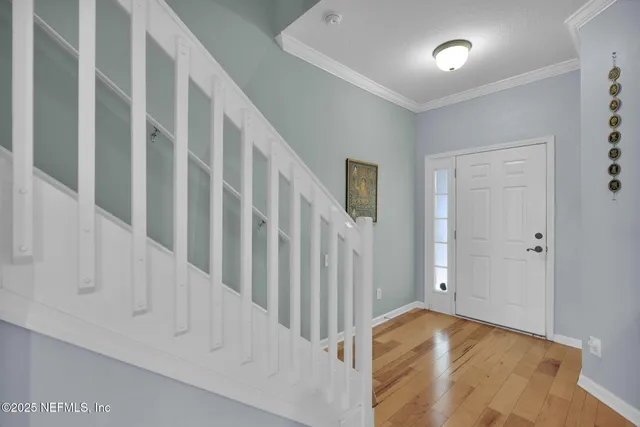 a view of a livingroom with entryway