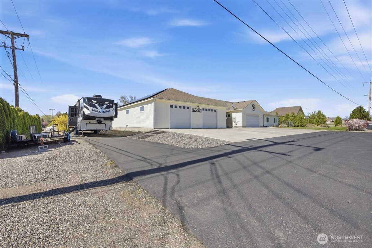 2304 Road 52 Pasco, WA 99301 - Photo 2 of 39 a house view with a outdoor space
