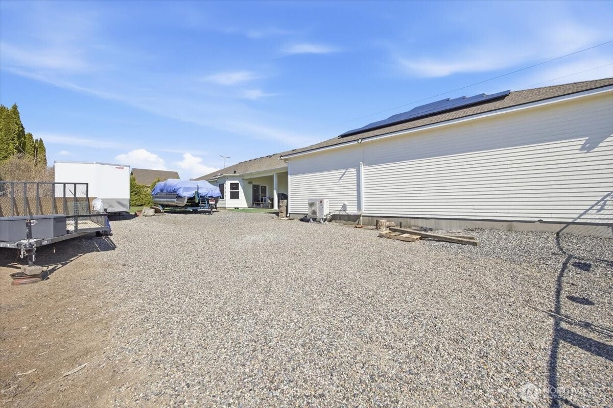 2304 Road 52 Pasco, WA 99301 - Photo 33 of 39 a view of a terrace with wooden fence