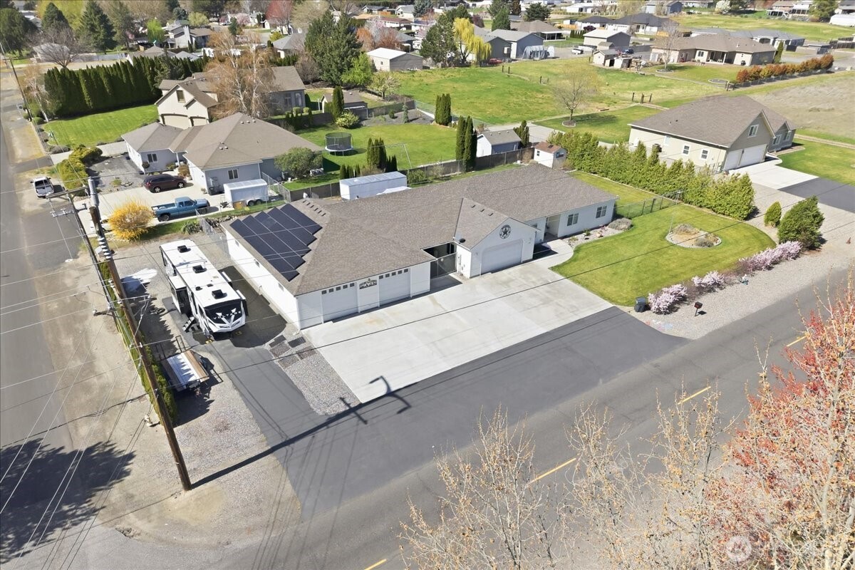 2304 Road 52 Pasco, WA 99301 - Photo 37 of 39 an aerial view of a house with outdoor space