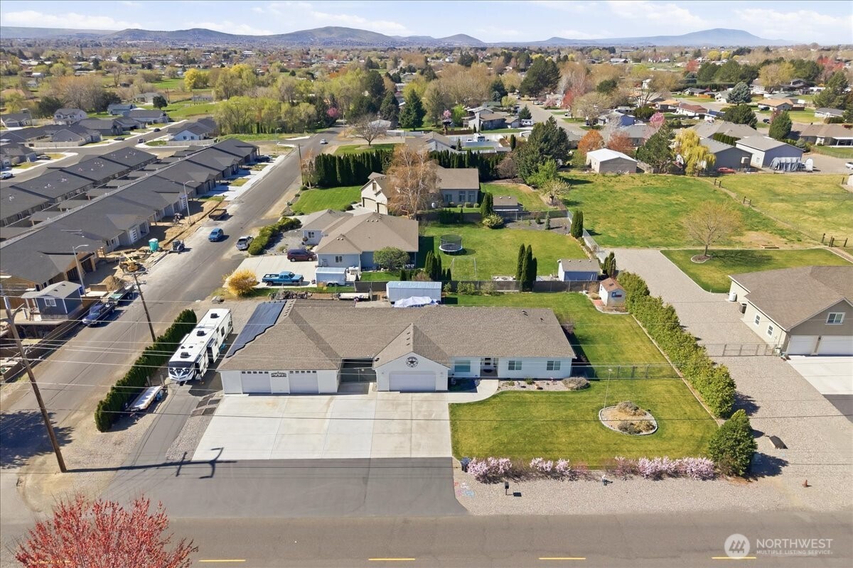 2304 Road 52 Pasco, WA 99301 - Photo 38 of 39 an aerial view of residential houses with outdoor space