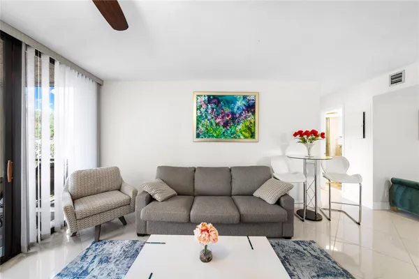 $249,000 | 11205 Green Lake Drive, Unit 204, Boynton Beach, FL 33437