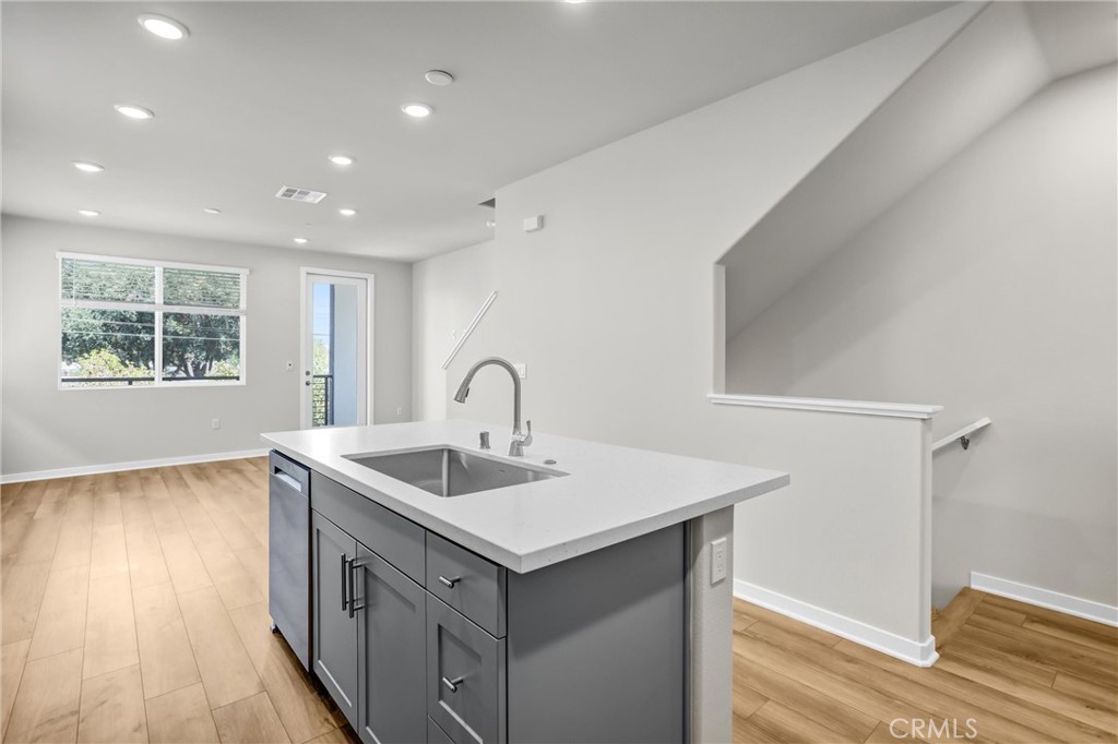 9567 Hannah Way Riverside, CA 92503 - Photo 12 of 32 Gallery Image 12