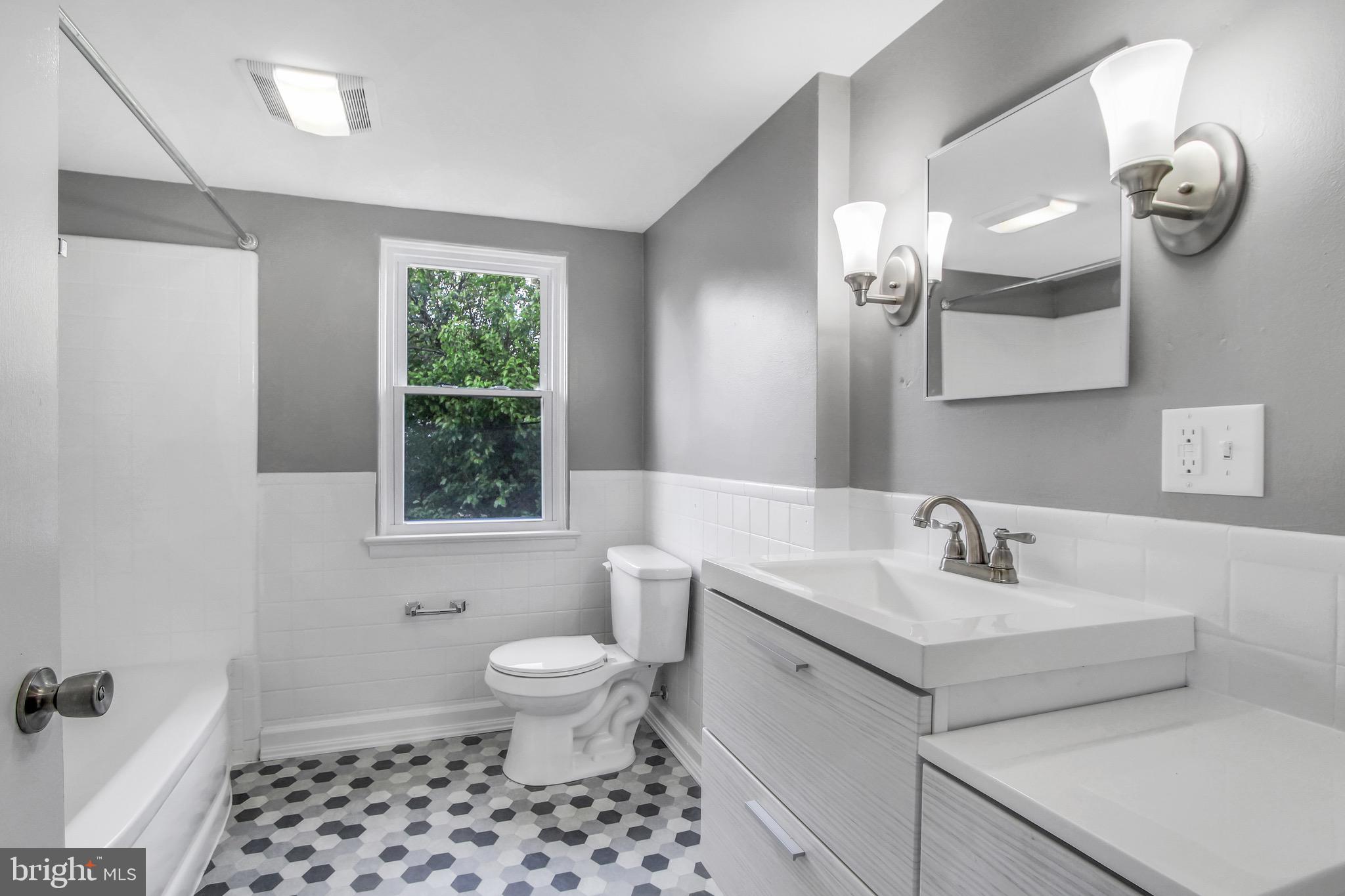 317 Maywood Road York, PA 17402 - Photo 18 of 26 Gallery Image 18