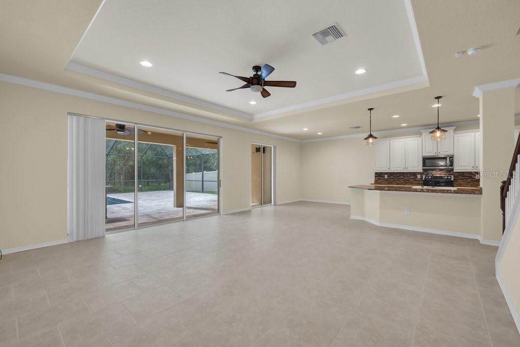 11209 Coventry Grove Circle Lithia, FL 33547 - Photo 9 of 45