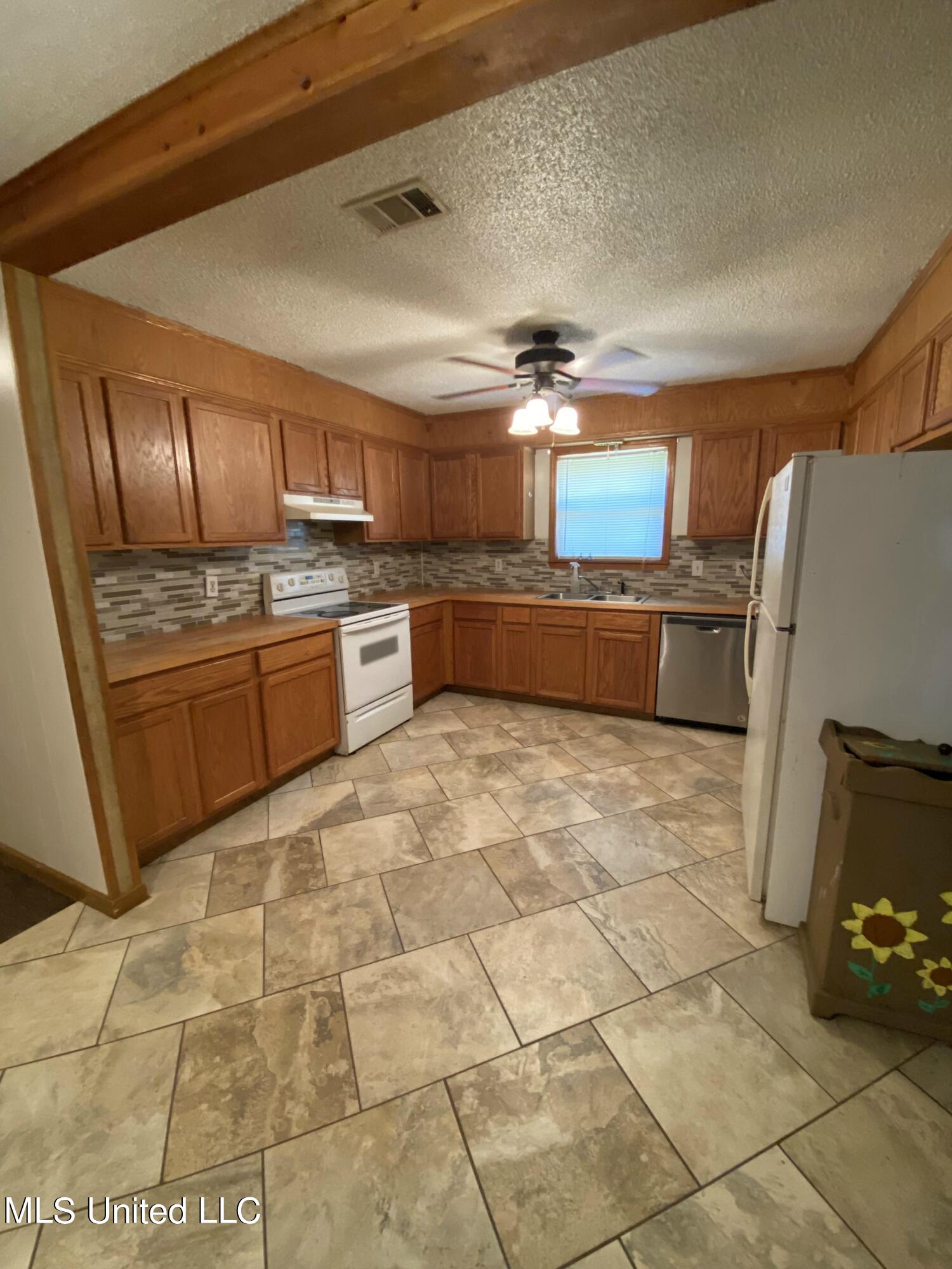 669 Kitchens Road Richton, MS 39476 - Photo 13 of 19 IMG_9216