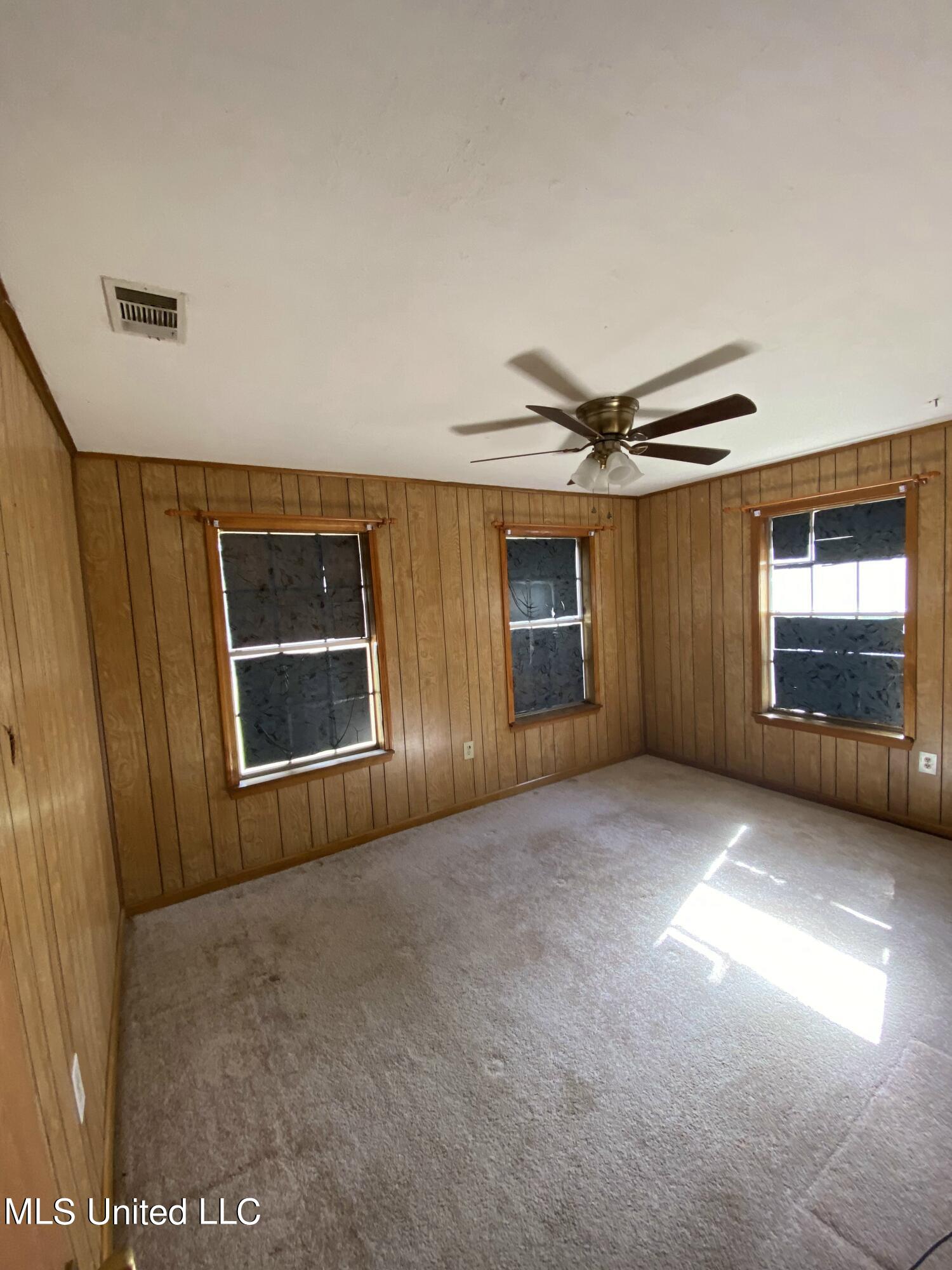 669 Kitchens Road Richton, MS 39476 - Photo 4 of 19 IMG_9205