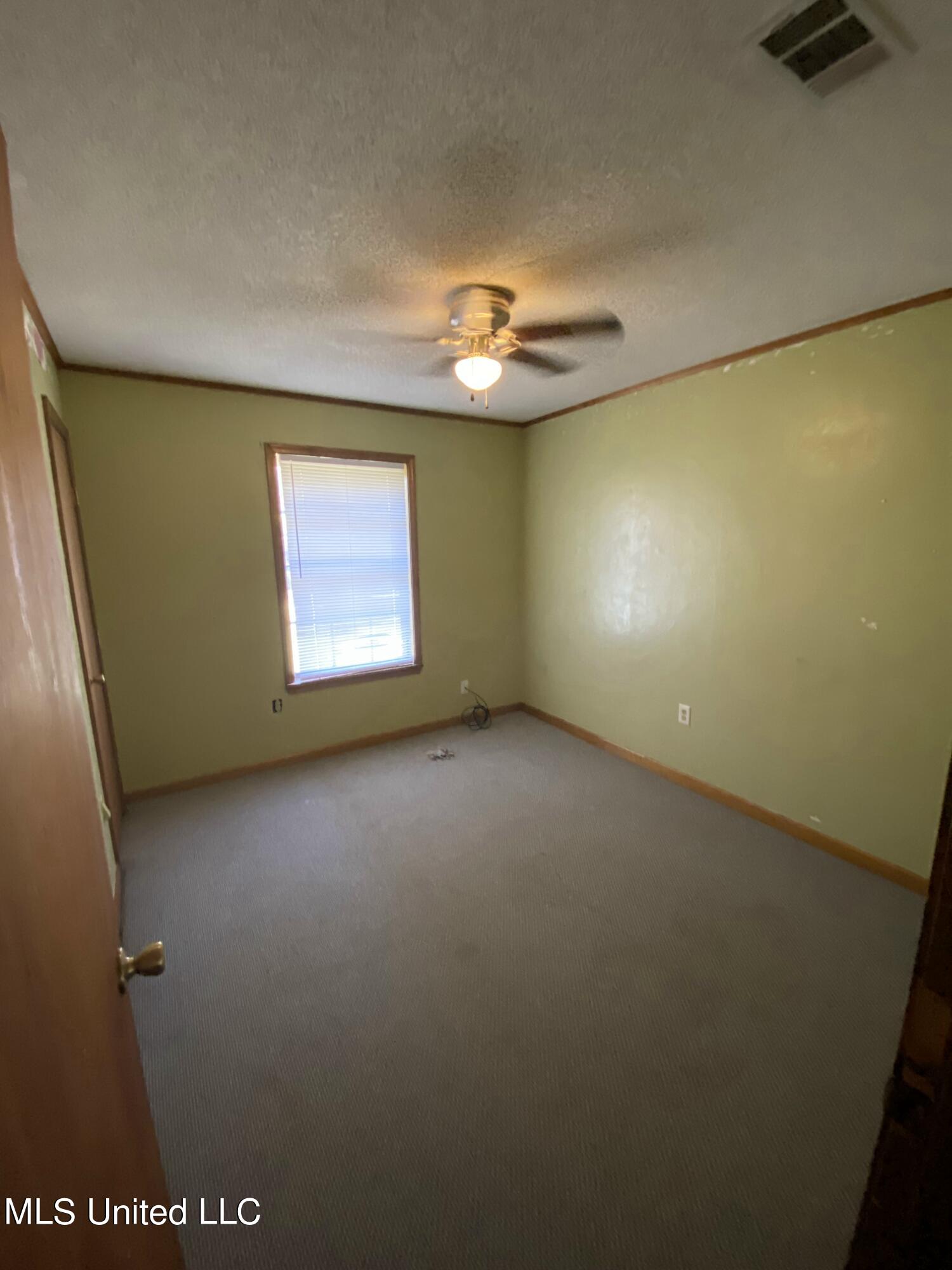 669 Kitchens Road Richton, MS 39476 - Photo 8 of 19 IMG_9209