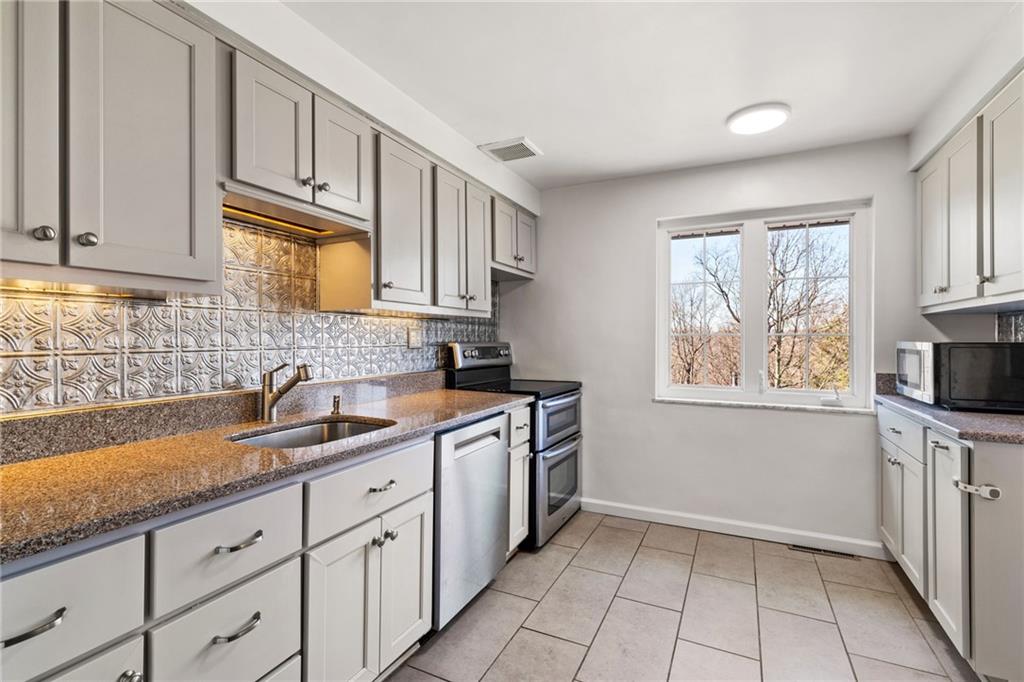 12 Thornridge Road Pittsburgh, PA 15202 - Photo 14 of 46 Gallery Image 14