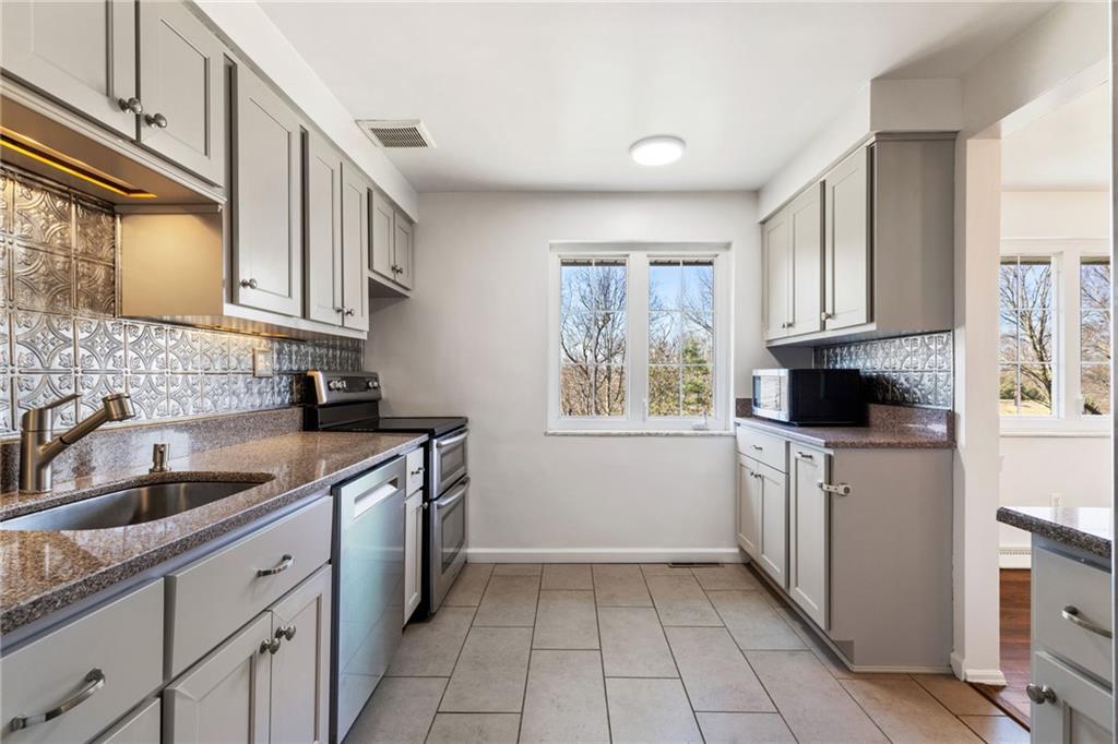 12 Thornridge Road Pittsburgh, PA 15202 - Photo 15 of 46 Gallery Image 15