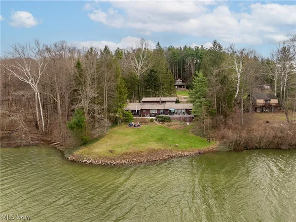 $634,900 | 9707 Lakewood Drive Northeast, Mineral City, OH 44656