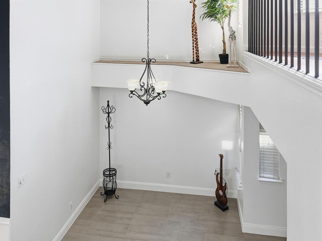 539 Ranch Trail, Unit 172 Irving, TX 75063 - Photo 17 of 40 a view of a room with a mirror