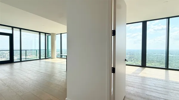 $5,500 | 610 Davis Street, Unit 4007, Austin, TX 78701
