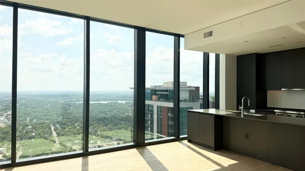 $5,500 | 610 Davis Street, Unit 4007, Austin, TX 78701