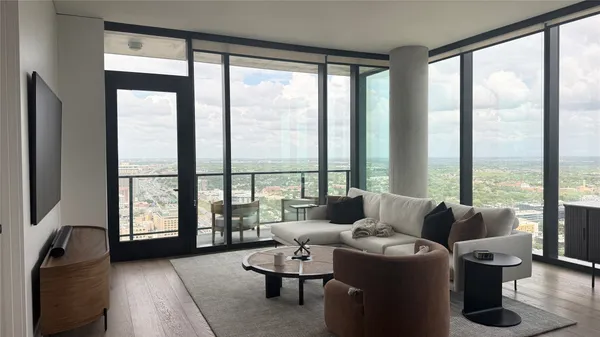 $5,500 | 610 Davis Street, Unit 4007, Austin, TX 78701