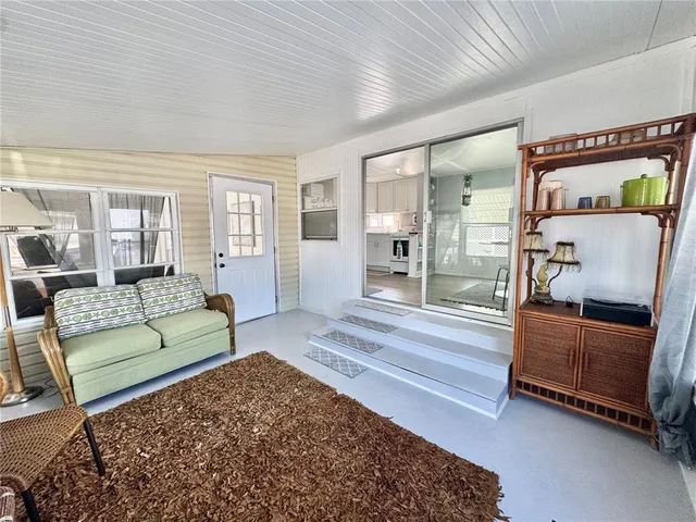 $185,000 | 10315 Cortez Road West, Unit 302, Bradenton, FL 34210