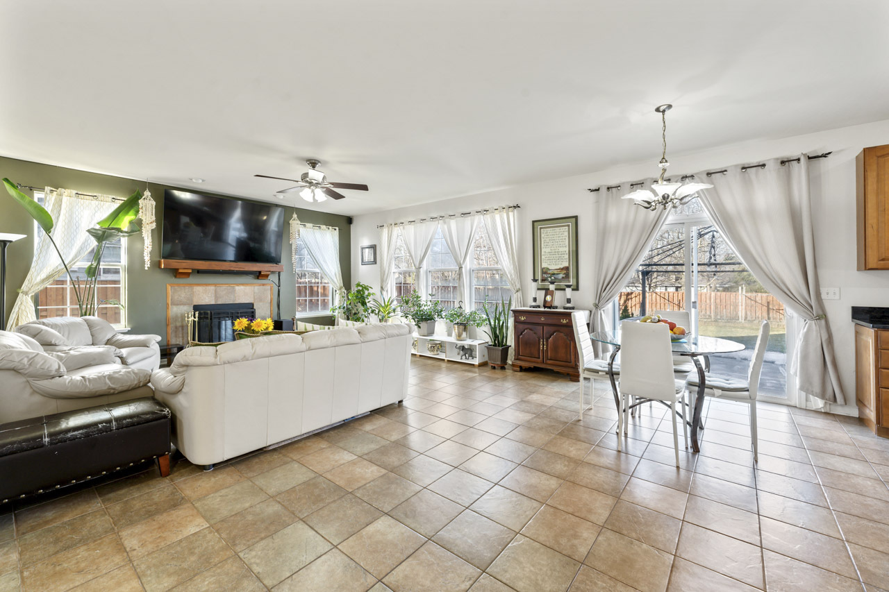 2022 Torino Drive Elgin, IL 60123 - Photo 20 of 47