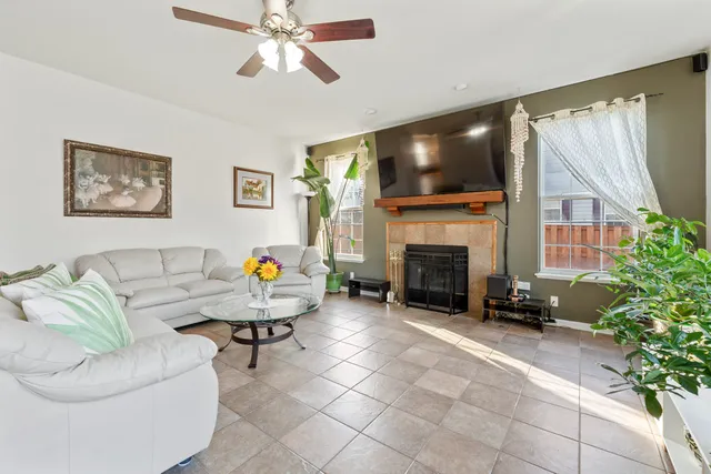 $500,000 | 2022 Torino Drive, Elgin, IL 60123