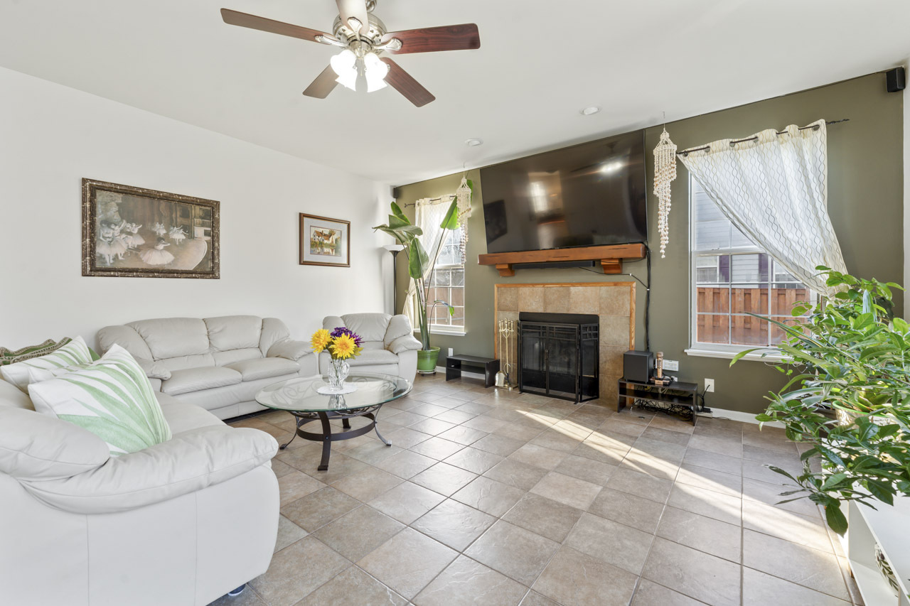 2022 Torino Drive Elgin, IL 60123 - Photo 22 of 47