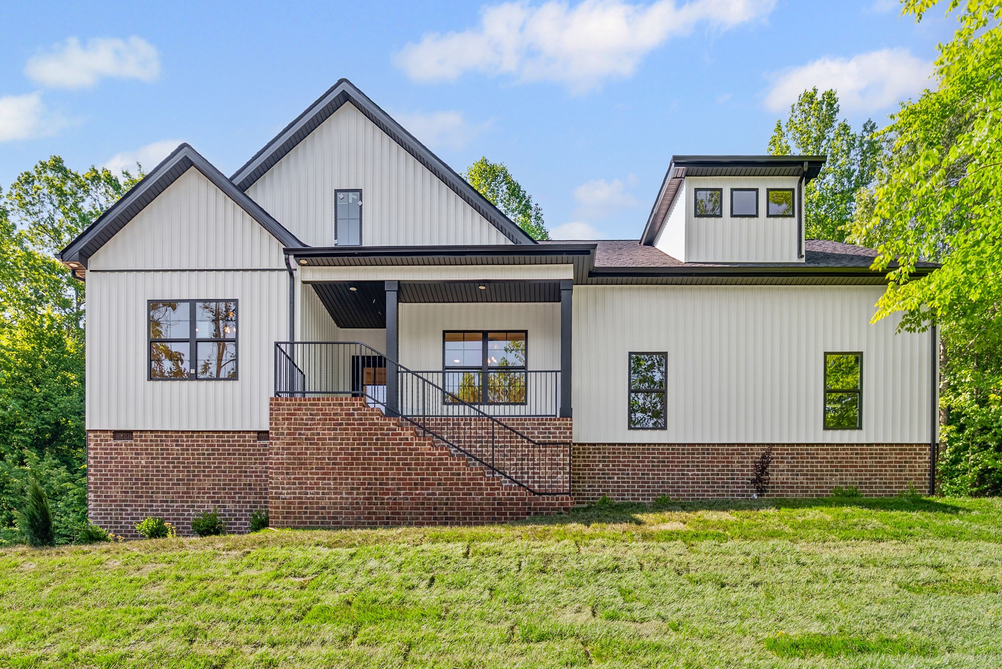 2687 Palmyra Road Palmyra, TN 37142 - Photo 2 of 39 Gallery Image 2