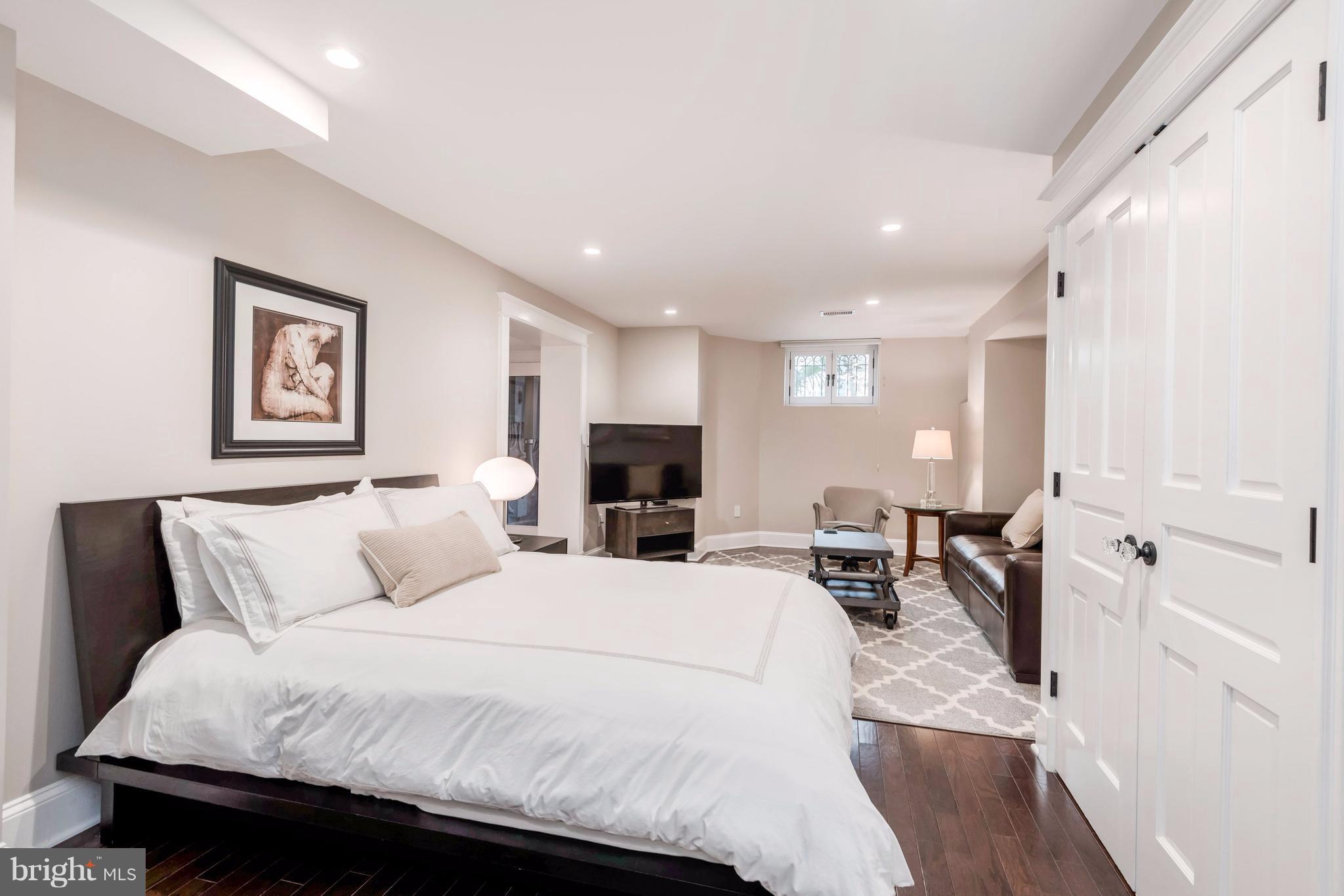 1620 Riggs Place Northwest Washington, DC 20009 - Photo 17 of 29 Bedroom