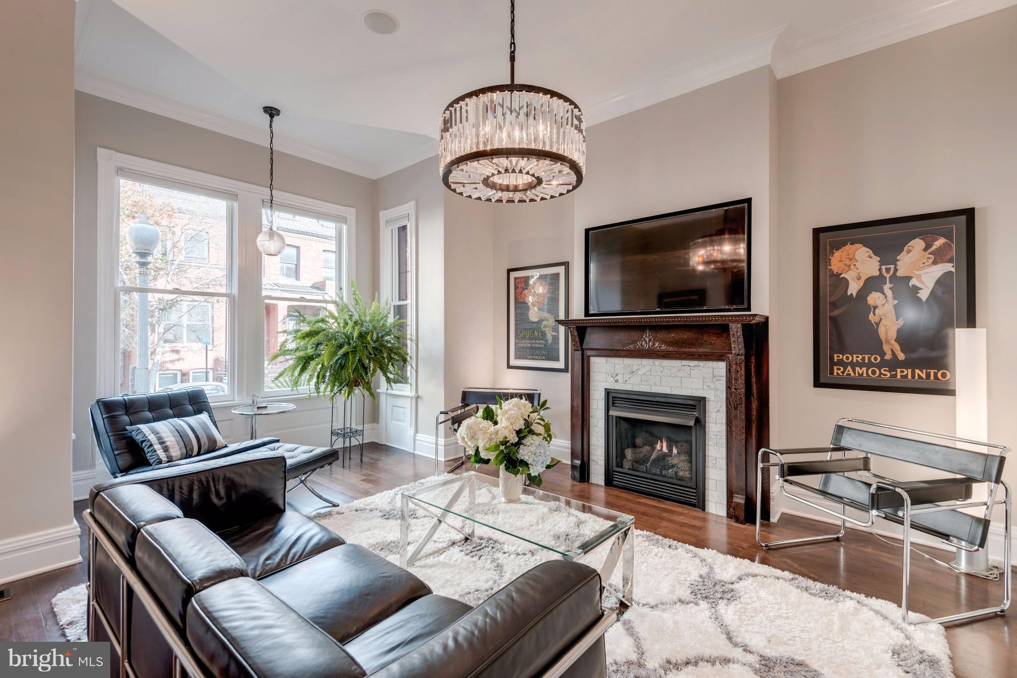 1620 Riggs Place Northwest Washington, DC 20009 - Photo 3 of 29 Living Room