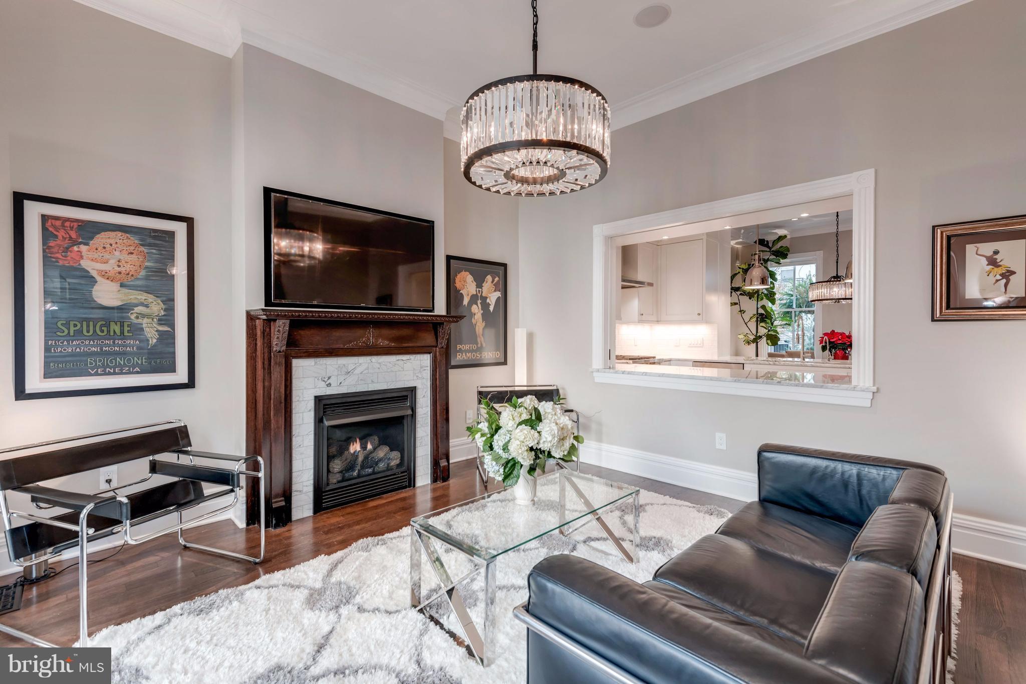 1620 Riggs Place Northwest Washington, DC 20009 - Photo 4 of 29 Living Room
