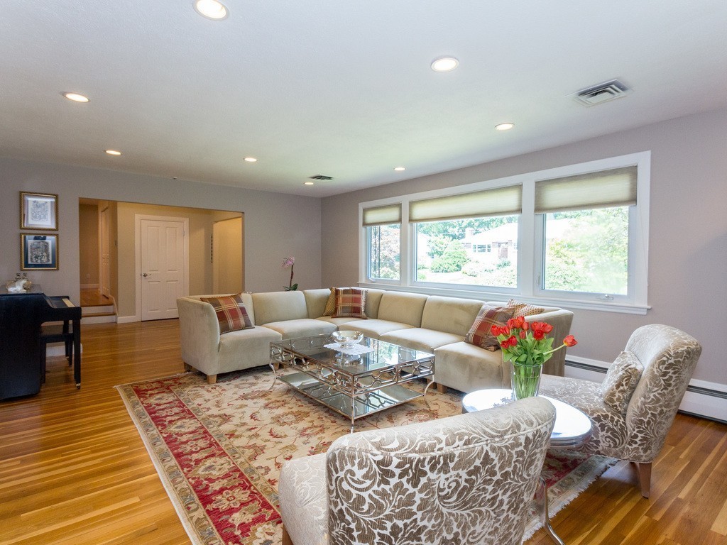 20 Levbert Road Newton, MA 02459 - Photo 5 of 28 Gallery Image 5