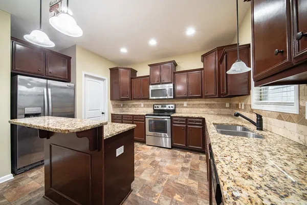 $326,000 | 14 Pebblebrook Lane, Fort Mitchell, AL 36856