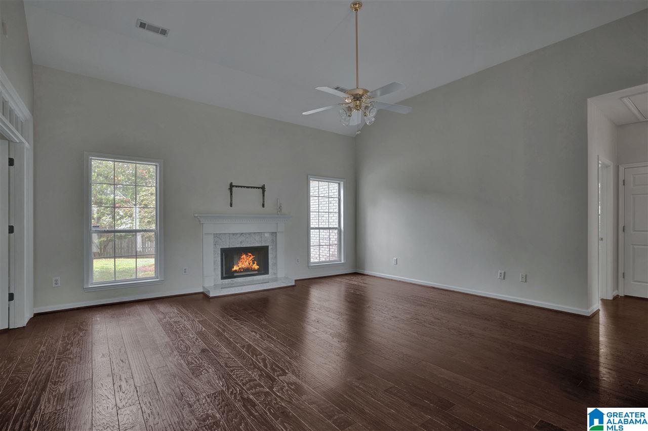 104 Summer Brook Lane Alabaster, AL 35007 - Photo 5 of 31