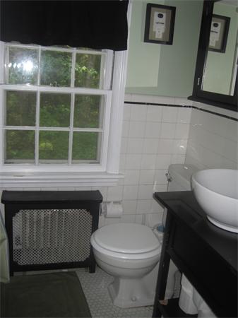 26 Rydberg Terrace Worcester, MA 01607 - Photo 14 of 23 Gallery Image 14