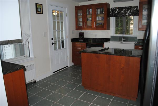26 Rydberg Terrace Worcester, MA 01607 - Photo 5 of 23 Gallery Image 5